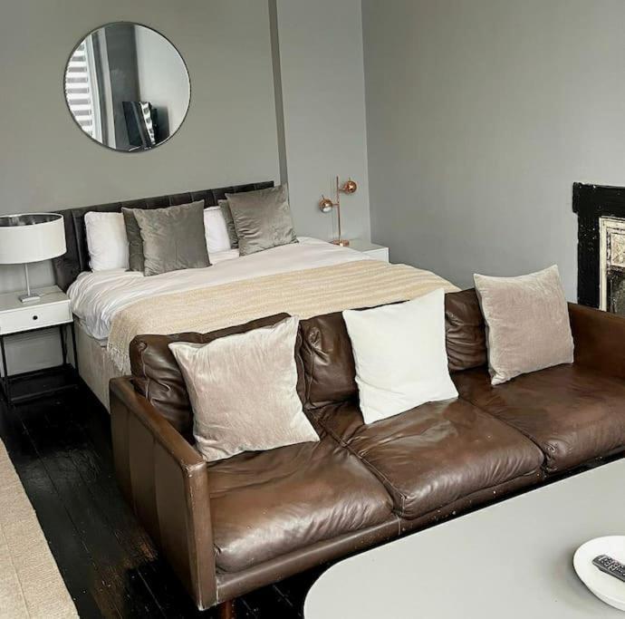 Elegant Studio In Central Hove - 5 Min Walk To Beach - 10 Min To 브라이턴 외부 사진