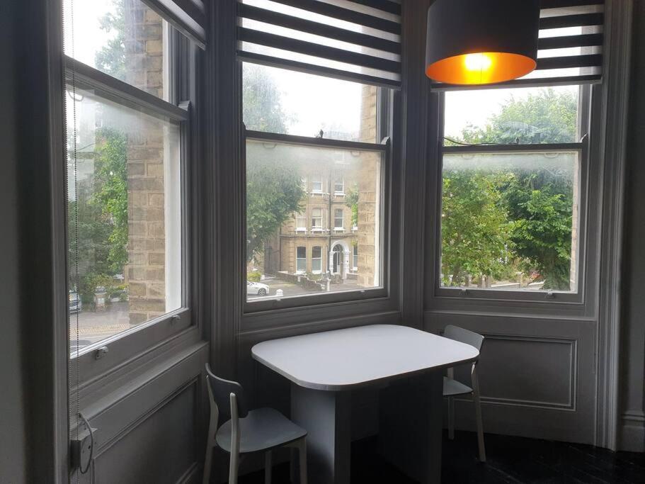 Elegant Studio In Central Hove - 5 Min Walk To Beach - 10 Min To 브라이턴 외부 사진