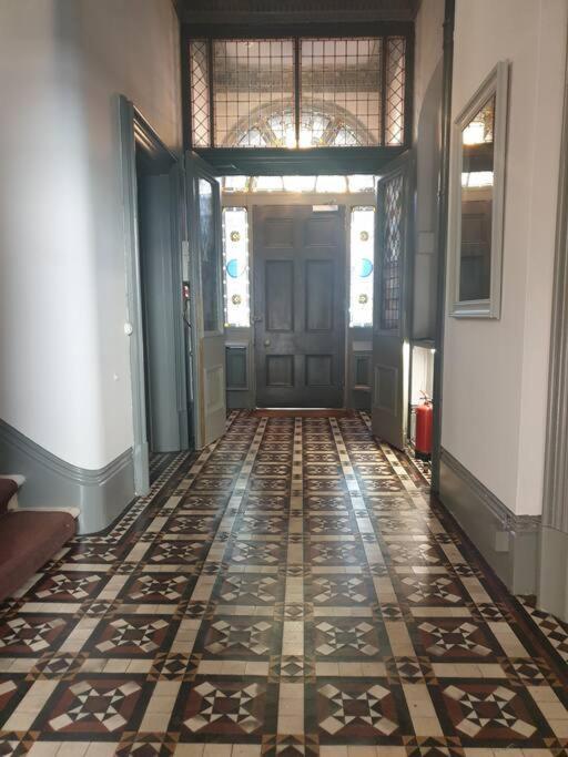 Elegant Studio In Central Hove - 5 Min Walk To Beach - 10 Min To 브라이턴 외부 사진
