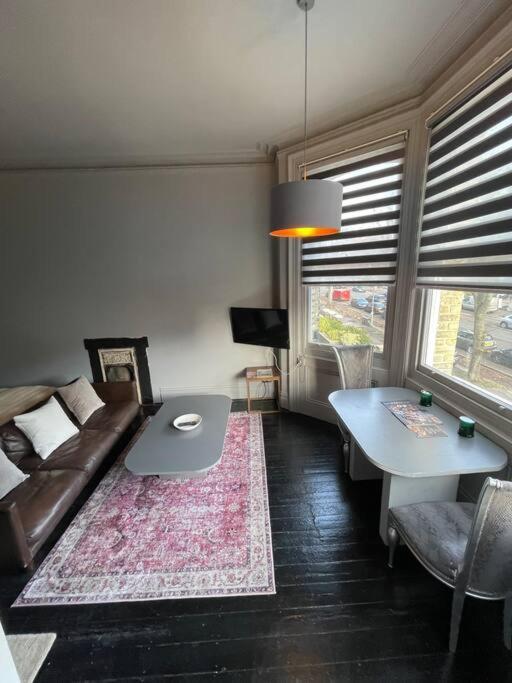 Elegant Studio In Central Hove - 5 Min Walk To Beach - 10 Min To 브라이턴 외부 사진