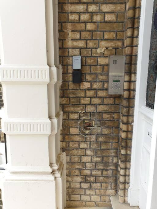 Elegant Studio In Central Hove - 5 Min Walk To Beach - 10 Min To 브라이턴 외부 사진