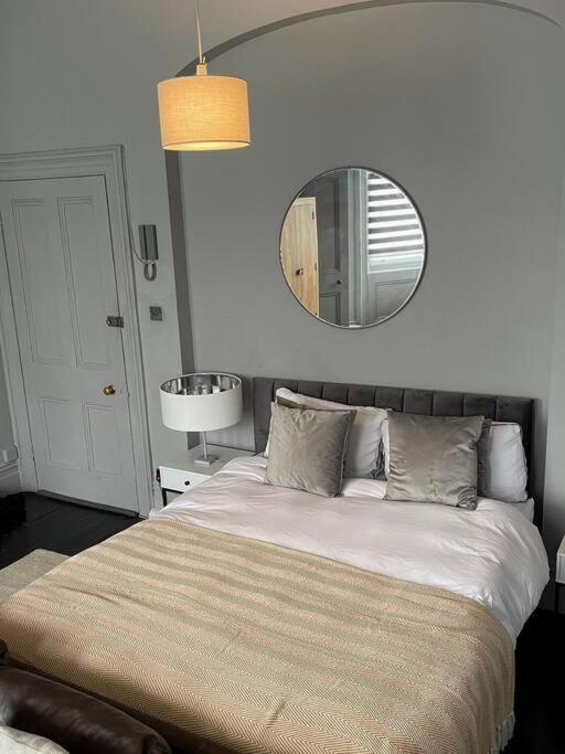 Elegant Studio In Central Hove - 5 Min Walk To Beach - 10 Min To 브라이턴 외부 사진