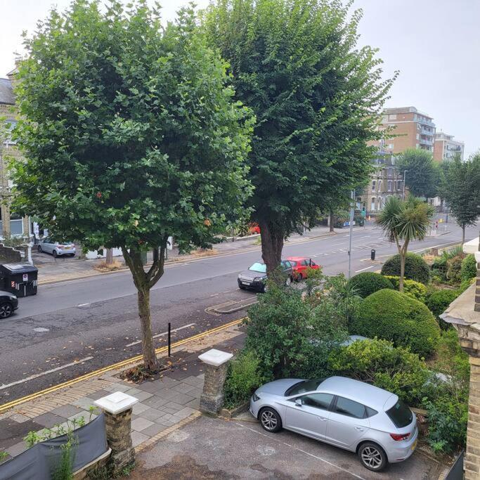 Elegant Studio In Central Hove - 5 Min Walk To Beach - 10 Min To 브라이턴 외부 사진