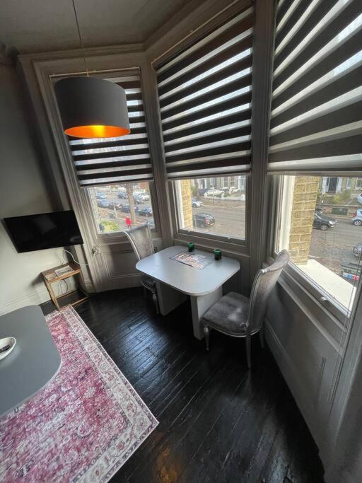 Elegant Studio In Central Hove - 5 Min Walk To Beach - 10 Min To 브라이턴 외부 사진