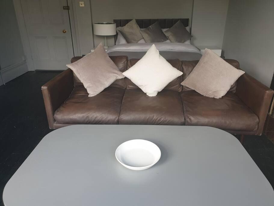 Elegant Studio In Central Hove - 5 Min Walk To Beach - 10 Min To 브라이턴 외부 사진