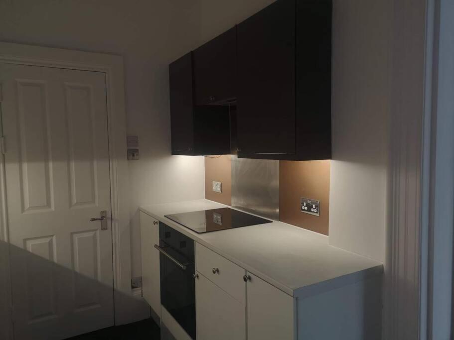 Elegant Studio In Central Hove - 5 Min Walk To Beach - 10 Min To 브라이턴 외부 사진