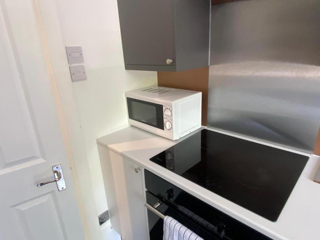 Elegant Studio In Central Hove - 5 Min Walk To Beach - 10 Min To 브라이턴 외부 사진